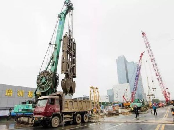 和平区吊车公司_吊车出租都有哪些选择技巧